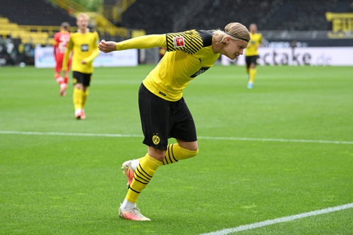 面部被击中！赵睿单节11分扼杀约旦反扑 媒体人：队长是定海神针