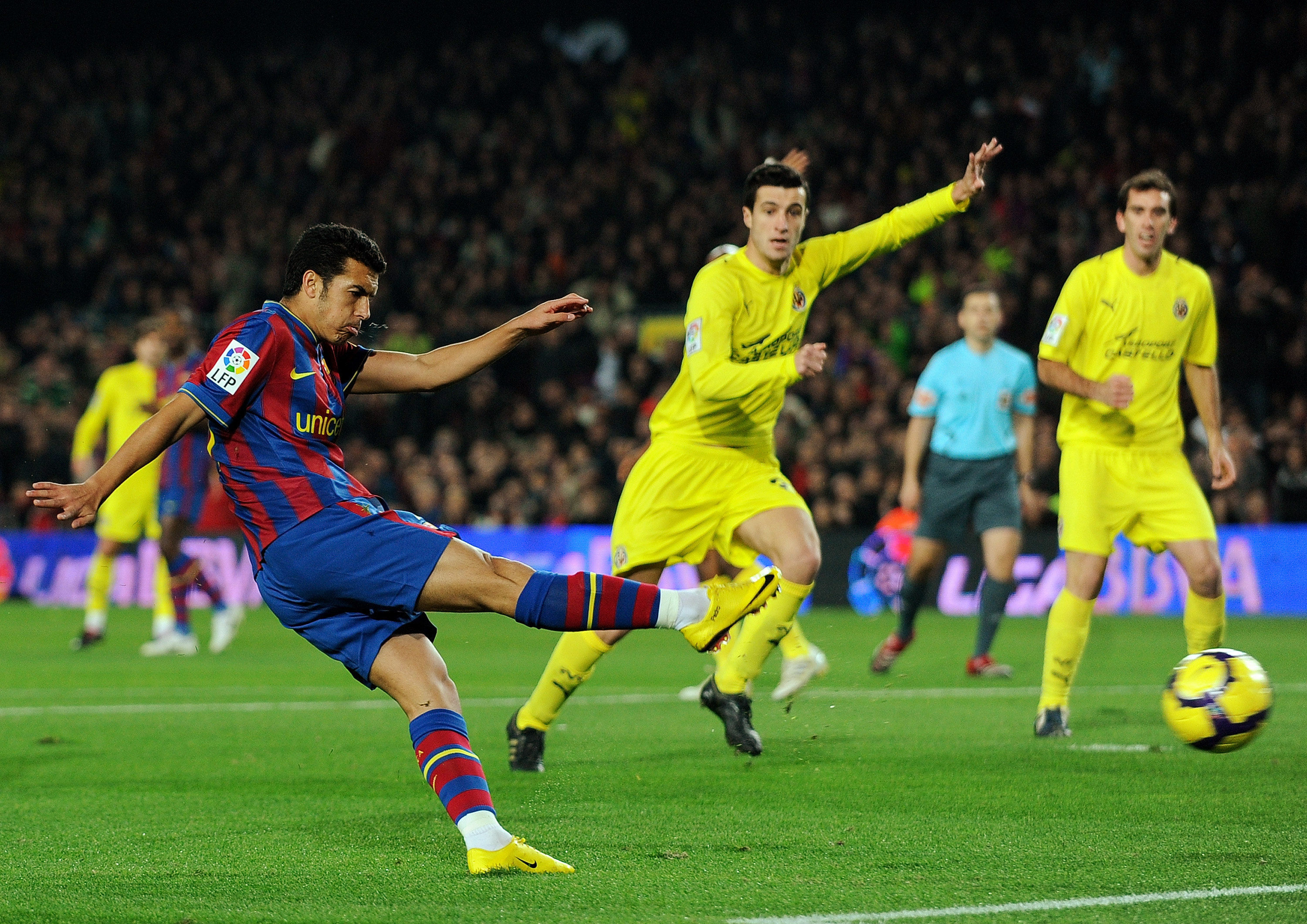 官方：巴萨B队门将迭戈-科亨腿筋受伤，预计缺阵4周左右